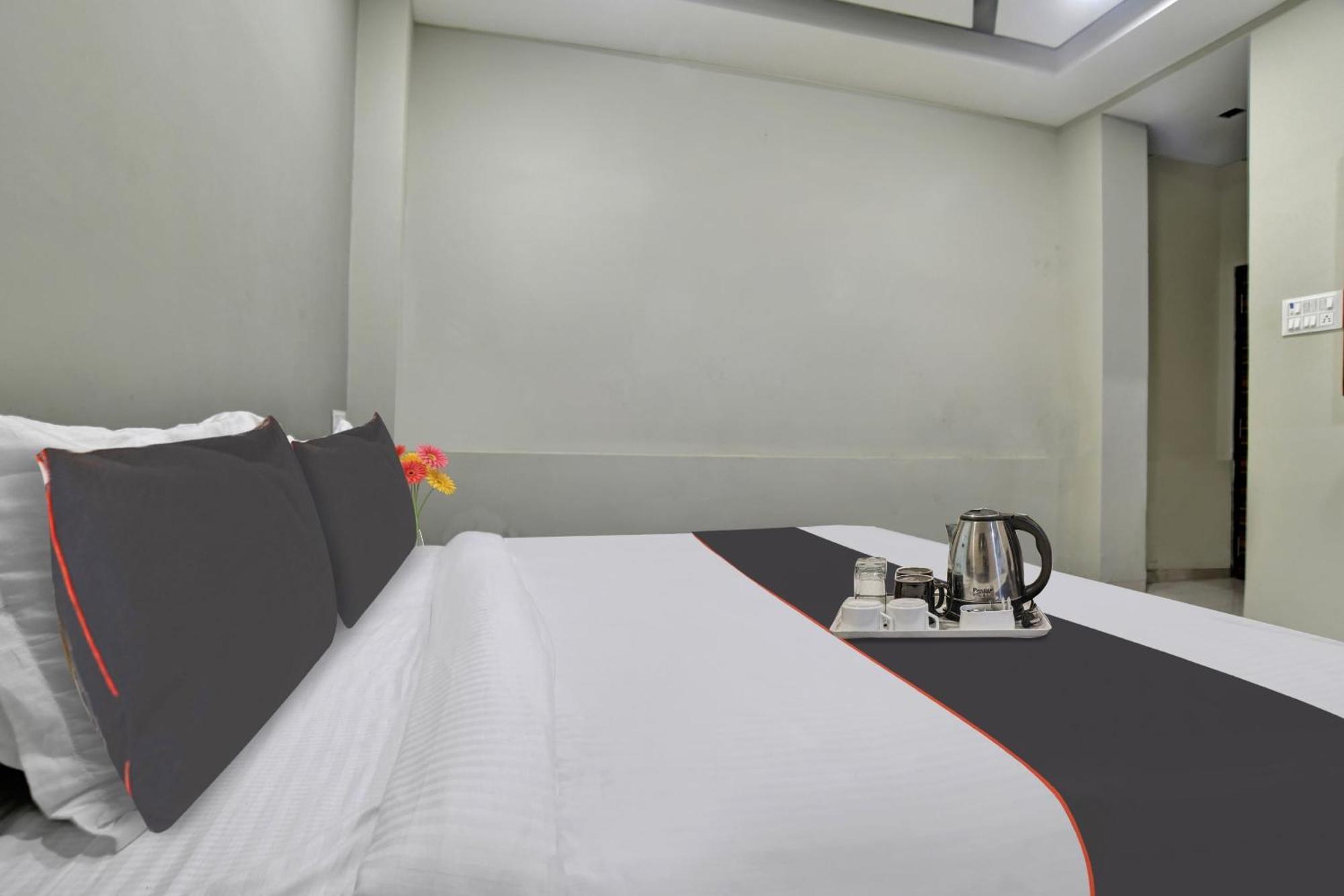Collection O Heritage Hotell Indore Exteriör bild